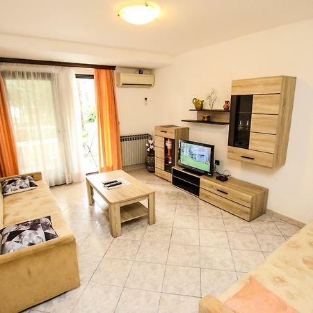 Carolina 4 Seasons Apartment Пореч Екстериор снимка