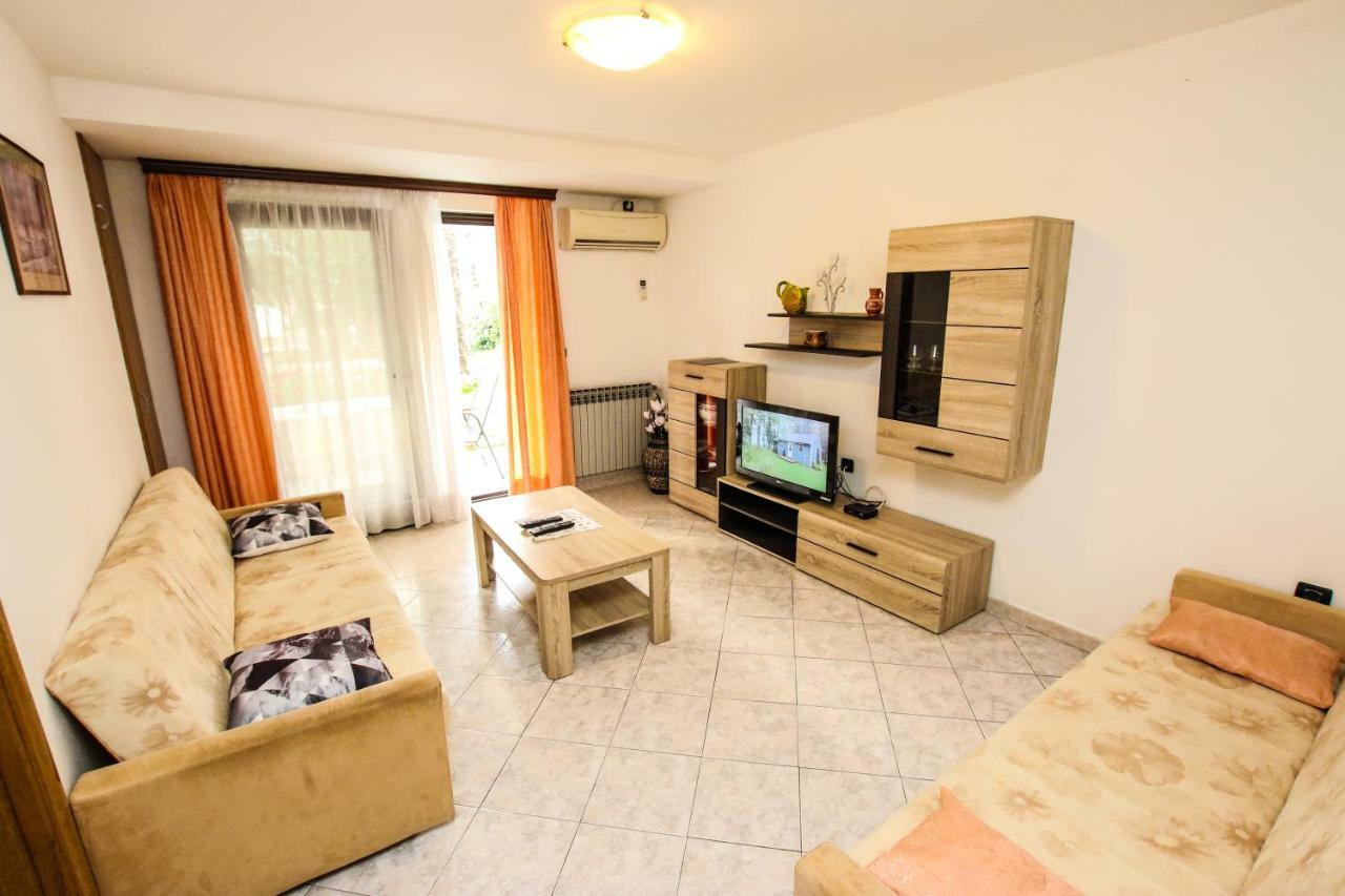 Carolina 4 Seasons Apartment Пореч Екстериор снимка